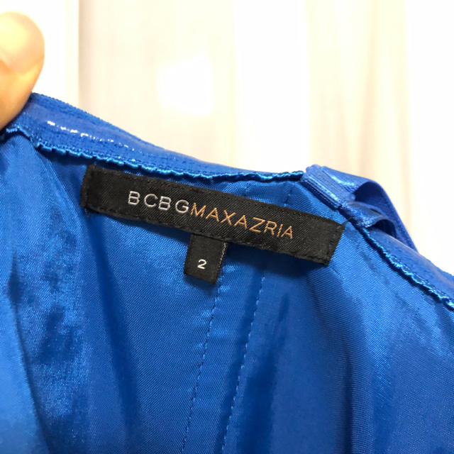 BCBGMAXAZRIA(ビーシービージーマックスアズリア)の一回使用のみ美品 ひざ丈Aラインどれす レディースのワンピース(その他)の商品写真