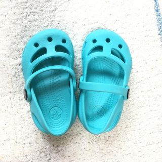 クロックス(crocs)のクロックス サンダル 子供 キッズ(サンダル)