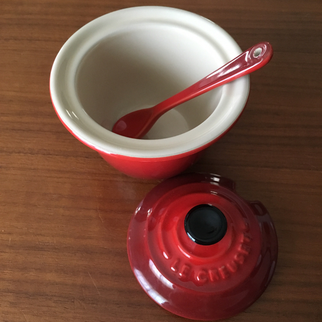 LE CREUSET(ルクルーゼ)のル・クルーゼ ココットロンド 22cm インテリア/住まい/日用品のキッチン/食器(鍋/フライパン)の商品写真