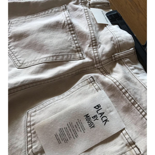 BLACK by moussy(ブラックバイマウジー)のタグ付き新品未使用//PUNA beg denim レディースのパンツ(デニム/ジーンズ)の商品写真