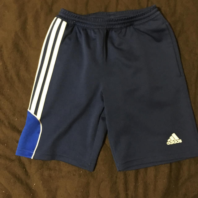 adidas(アディダス)の短パン アディダス キッズ/ベビー/マタニティのキッズ服男の子用(90cm~)(パンツ/スパッツ)の商品写真