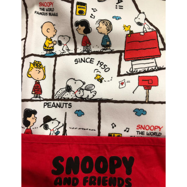 SNOOPY(スヌーピー)のエプロン キッズ/ベビー/マタニティの授乳/お食事用品(お食事エプロン)の商品写真