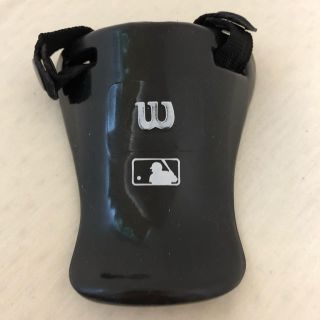 MLBロゴ入り 球審用スロートガード 審判(防具)