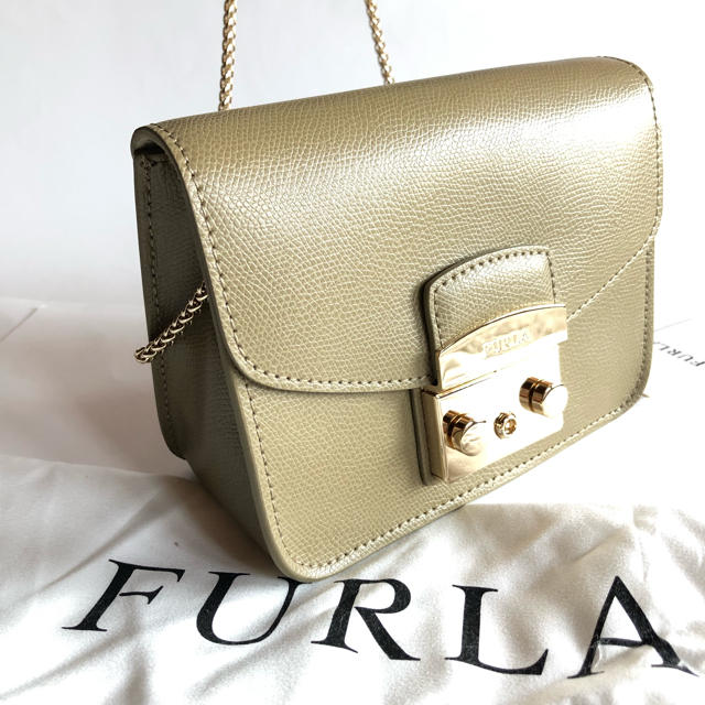 【新品☆未使用】フルラ FURLA メトロポリスチェーンショルダーバッグ カーキ