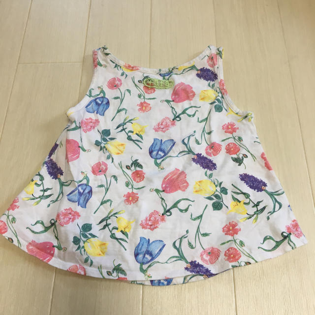 fafa(フェフェ)のfafa フェアリー柄  タンクトップ キッズ/ベビー/マタニティのキッズ服女の子用(90cm~)(Tシャツ/カットソー)の商品写真