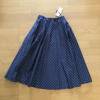 ユニクロ(UNIQLO)の新品未使用タグ付きユニクロ紺色ドットサーキュラースカートSサイズ(ひざ丈スカート)