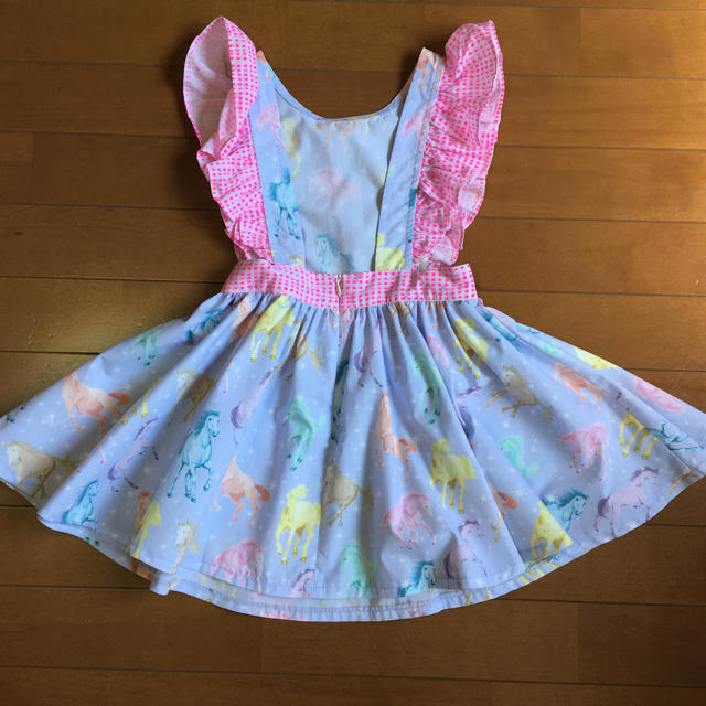 fafa(フェフェ)のfafa ホース柄 エプロンワンピース キッズ/ベビー/マタニティのキッズ服女の子用(90cm~)(ワンピース)の商品写真