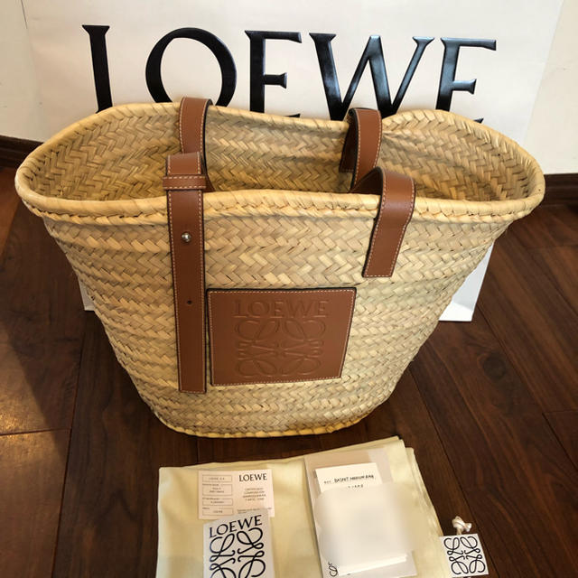 最新作 LOEWE Mサイズ かごバッグ ロエベ 未使用品 - かごバッグ