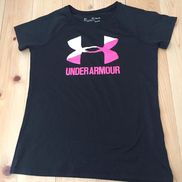 UNDER ARMOUR(アンダーアーマー)のTシャツ キッズ/ベビー/マタニティのキッズ服女の子用(90cm~)(Tシャツ/カットソー)の商品写真