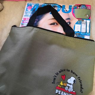 ピーナッツ(PEANUTS)のマキア８月号 スヌーピーと一緒保冷ミニバッグ新品(弁当用品)