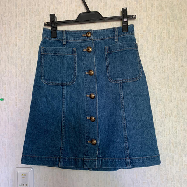 BURBERRY BLUE LABEL(バーバリーブルーレーベル)のブルーレーベルクレストブリッジ デニムスカート 36 レディースのスカート(ミニスカート)の商品写真