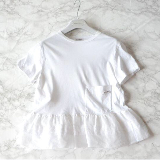 miumiu(ミュウミュウ)のmiumiu ミュウミュウ ♪ 白 ぺプラム Tシャツ レディースのトップス(Tシャツ(半袖/袖なし))の商品写真