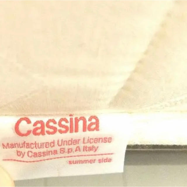 Cassina(カッシーナ)の専用です。カッシーナ・イクシスー ベッド フレーム& マットレス セット インテリア/住まい/日用品のベッド/マットレス(セミダブルベッド)の商品写真