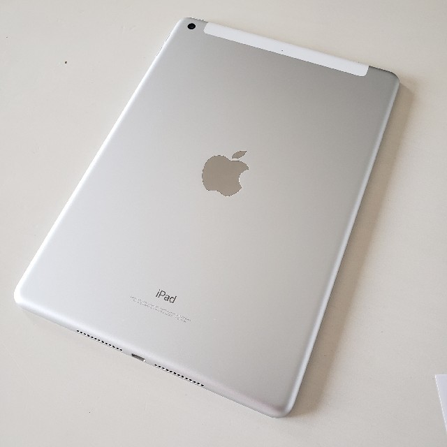 Apple(アップル)のSIM解■iPad第5世代128GCellularモデルdocomo■Apple スマホ/家電/カメラのPC/タブレット(タブレット)の商品写真