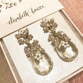 ヴェラウォン(Vera Wang)の【新品】エリザベスバウアー Sakura Dew Dropイヤリング☆(イヤリング)