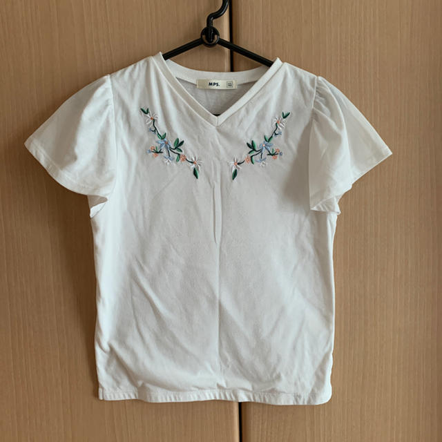 MPS(エムピーエス)のTシャツ 花柄 白 キッズ/ベビー/マタニティのキッズ服女の子用(90cm~)(Tシャツ/カットソー)の商品写真