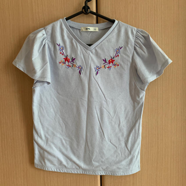 MPS(エムピーエス)のTシャツ 花柄 水色 キッズ/ベビー/マタニティのキッズ服女の子用(90cm~)(Tシャツ/カットソー)の商品写真