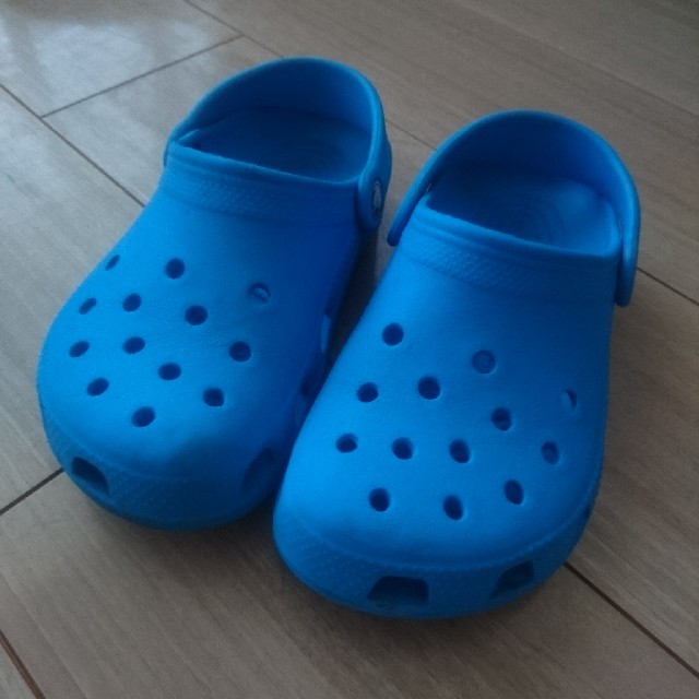 crocs(クロックス)のクロックス オーシャン  19㎝ キッズ キッズ/ベビー/マタニティのキッズ靴/シューズ(15cm~)(サンダル)の商品写真