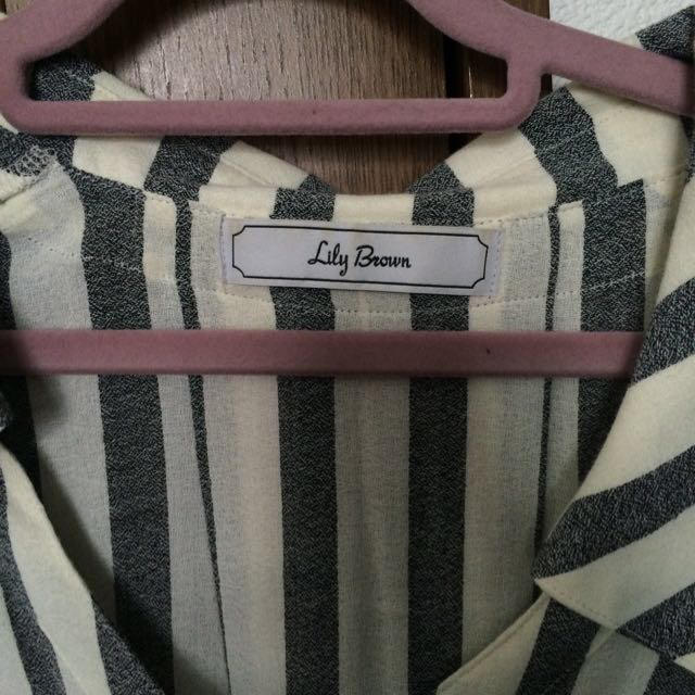 Lily Brown(リリーブラウン)のlily brown シャツ レディースのトップス(シャツ/ブラウス(長袖/七分))の商品写真