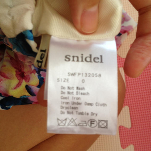 SNIDEL(スナイデル)のスナイデル♡今季花柄パンツ レディースのパンツ(カジュアルパンツ)の商品写真