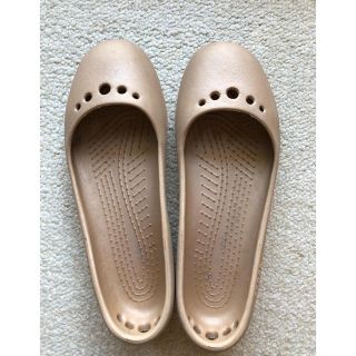 クロックス(crocs)のクロックス バレエシューズ crocs 6 ゴールド レインサンダル クロックス(サンダル)