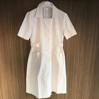 ユキトリイインターナショナル(YUKI TORII INTERNATIONAL)のエステ制服 YUKI TORII ★サイズ:15号 うすいピンク(ひざ丈ワンピース)