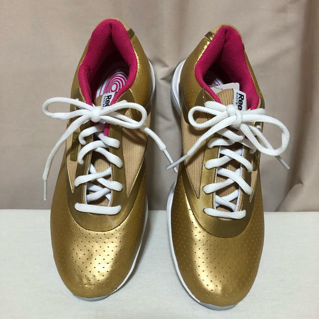 Reebok(リーボック)のReebok easy toneスニーカー定価13,000新品未使用‼️ レディースの靴/シューズ(スニーカー)の商品写真