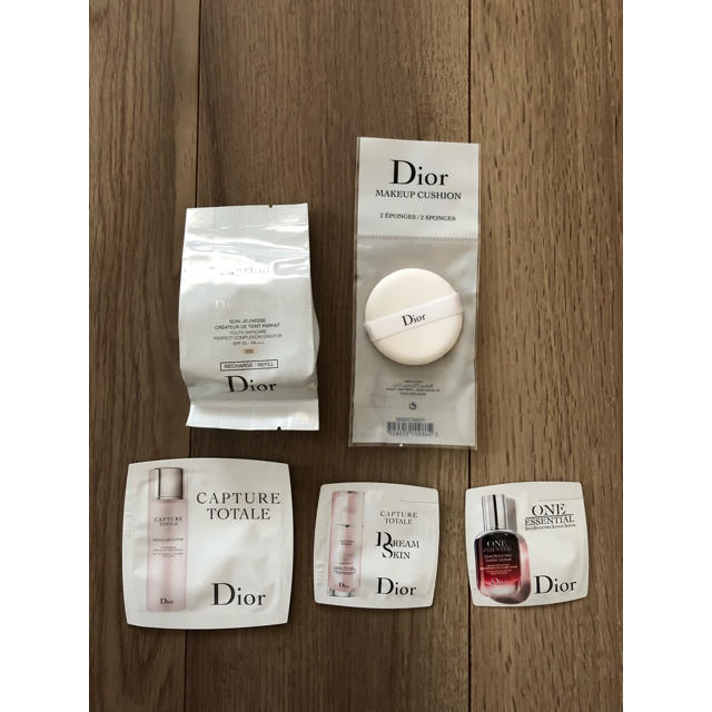 Dior(ディオール)のDior カプチュール ドリームスキン 000 モイストクッション コスメ/美容のベースメイク/化粧品(ファンデーション)の商品写真