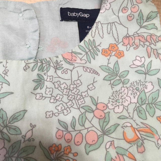 babyGAP(ベビーギャップ)のベビーギャップ  ボタニカル ロンパース キッズ/ベビー/マタニティのベビー服(~85cm)(ロンパース)の商品写真