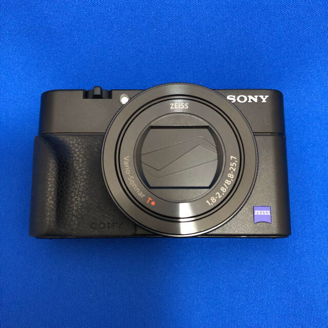 SONY(ソニー)のSONY Cyber-shot DSC-RX100M5（RX100V） スマホ/家電/カメラのカメラ(コンパクトデジタルカメラ)の商品写真