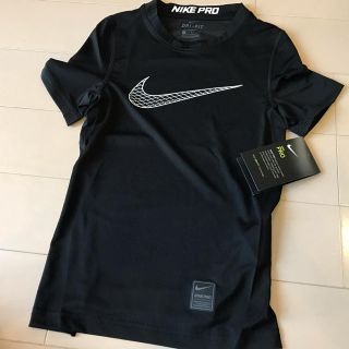 ナイキ(NIKE)の【新品】NIKE ナイキ 定価3000円 胸元ビッグロゴ！Tシャツ 140(Tシャツ/カットソー)