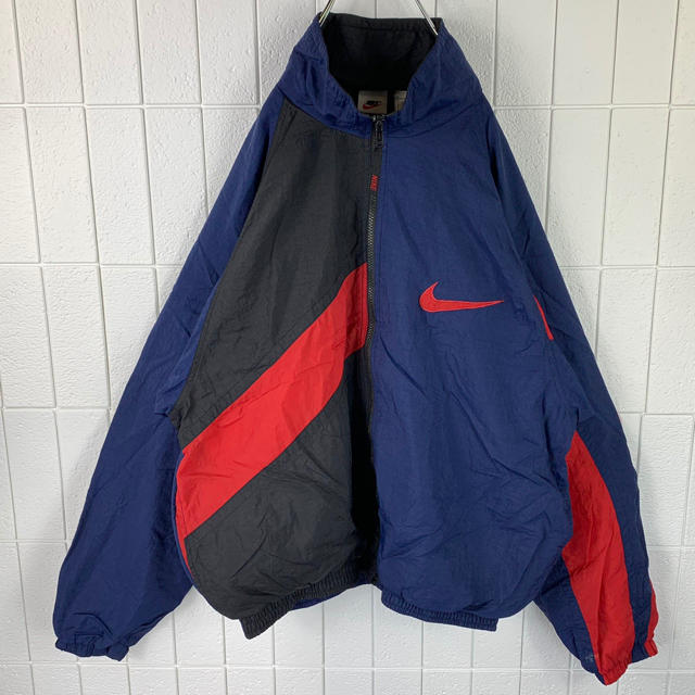 NIKE(ナイキ)のナイキ マルチカラー オーバーサイズ 銀タグ ゆるだぼ 90s ナイロン 可愛い メンズのジャケット/アウター(ナイロンジャケット)の商品写真