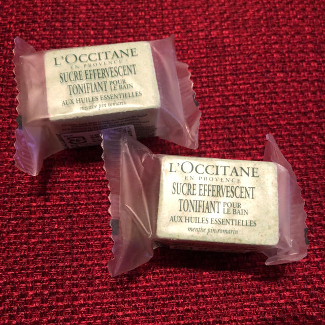 L'OCCITANE(ロクシタン)のロクシタン AR バスシュガー キューブ 2個 コスメ/美容のボディケア(入浴剤/バスソルト)の商品写真