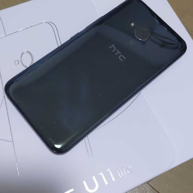 HTC(ハリウッドトレーディングカンパニー)の【限定色】HTC U11 life Android ブリリアントブラック スマホ/家電/カメラのスマートフォン/携帯電話(スマートフォン本体)の商品写真