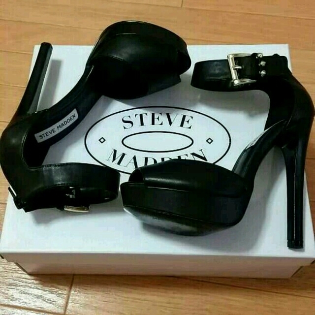 Steve Madden(スティーブマデン)のSTEVEMADDEN プラットフォーム レディースの靴/シューズ(サンダル)の商品写真