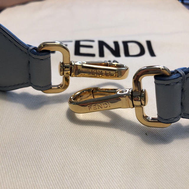 FENDI(フェンディ)の★FENDIデコバックスストラップ★ レディースのバッグ(ショルダーバッグ)の商品写真