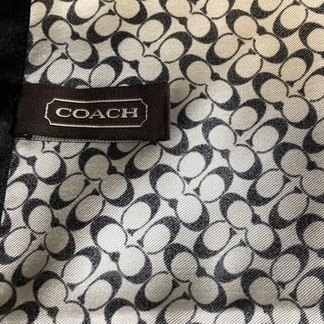 COACH(コーチ)のコーチ スカーフ 55センチ 美品 黒 週末値下げ中！ レディースのファッション小物(バンダナ/スカーフ)の商品写真