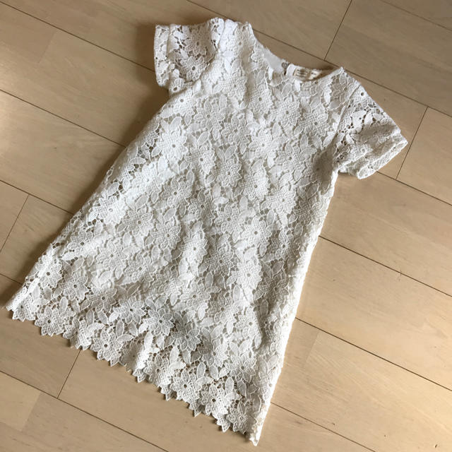 ZARA KIDS(ザラキッズ)のZARAザラガール レースワンピース サイズ7歳 122センチ キッズ/ベビー/マタニティのキッズ服女の子用(90cm~)(ワンピース)の商品写真