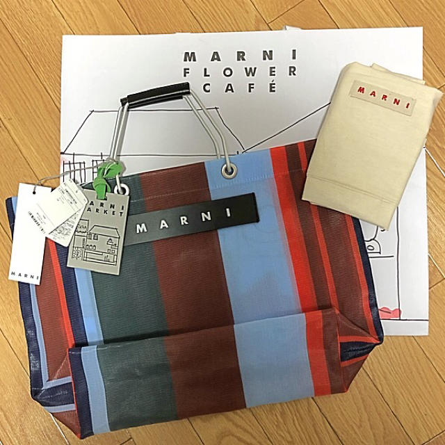 最短発送受付中 《MARNI》マルニフラワーカフェ ストライプバッグ ...