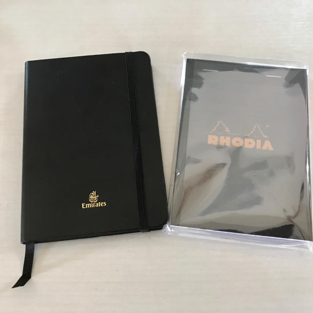 BLOC(ブロック)のメモ帳 ①RHODIA ②エミレーツ インテリア/住まい/日用品の文房具(ノート/メモ帳/ふせん)の商品写真