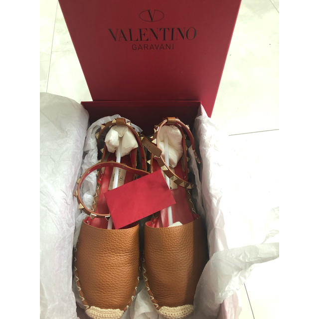 VALENTINO(ヴァレンティノ)のヴァレンティノ ロックスタッズ エスパドリーユ シューズ サンダル  レディースの靴/シューズ(サンダル)の商品写真