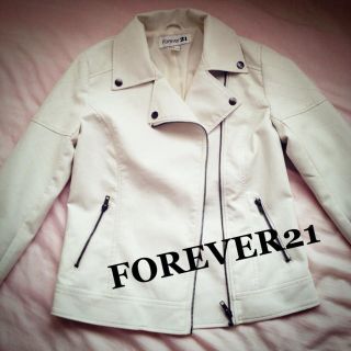 フォーエバートゥエンティーワン(FOREVER 21)のFOREVER21♡(ライダースジャケット)