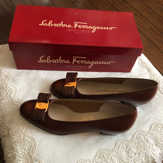 Ferragamo(フェラガモ)のフェラガモ パンプス 茶 レディースの靴/シューズ(ハイヒール/パンプス)の商品写真
