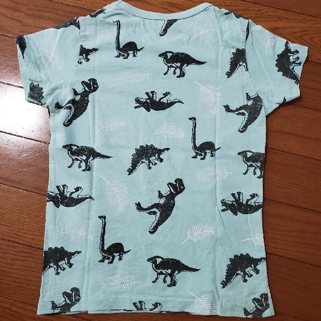 恐竜柄 kids半袖Tシャツ130㎝ キッズ/ベビー/マタニティのキッズ服男の子用(90cm~)(Tシャツ/カットソー)の商品写真