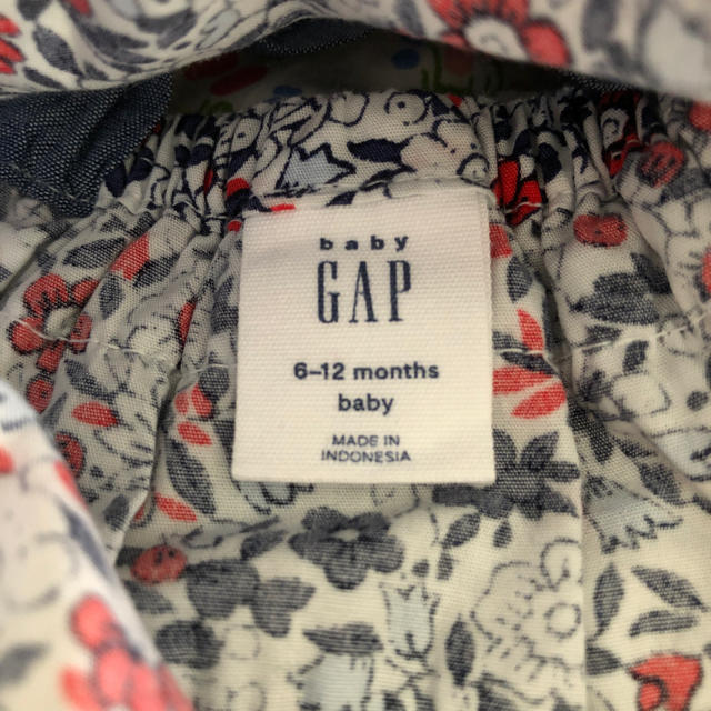 babyGAP(ベビーギャップ)のbaby GAP カバーオール ショートオール 2枚セット キッズ/ベビー/マタニティのベビー服(~85cm)(カバーオール)の商品写真