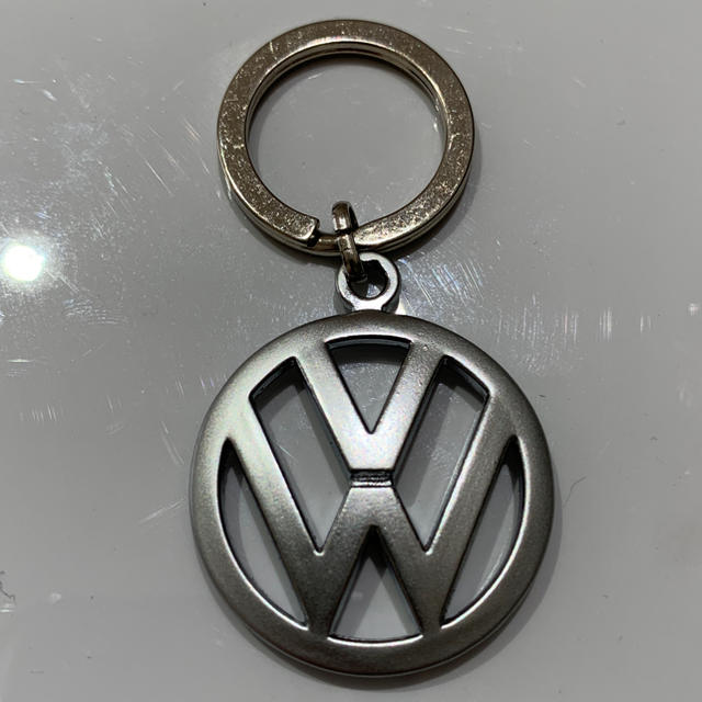 Volkswagen(フォルクスワーゲン)のVolkswagen フォルクスワーゲン非売品キーリング エンタメ/ホビーのコレクション(ノベルティグッズ)の商品写真