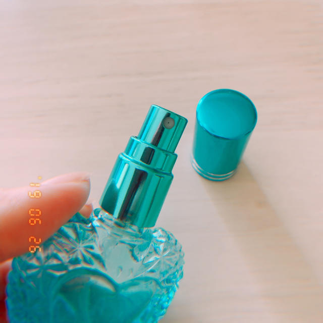 ハート型♡かわいいアトマイザー♡ブルー コスメ/美容の香水(香水(女性用))の商品写真