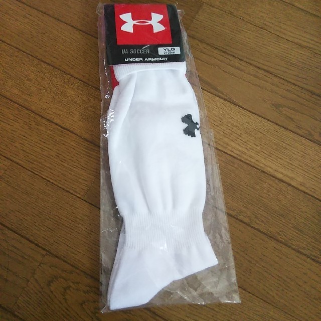 UNDER ARMOUR(アンダーアーマー)の新品！アンダーアーマー サッカーソックス21〜23 キッズ/ベビー/マタニティのこども用ファッション小物(靴下/タイツ)の商品写真