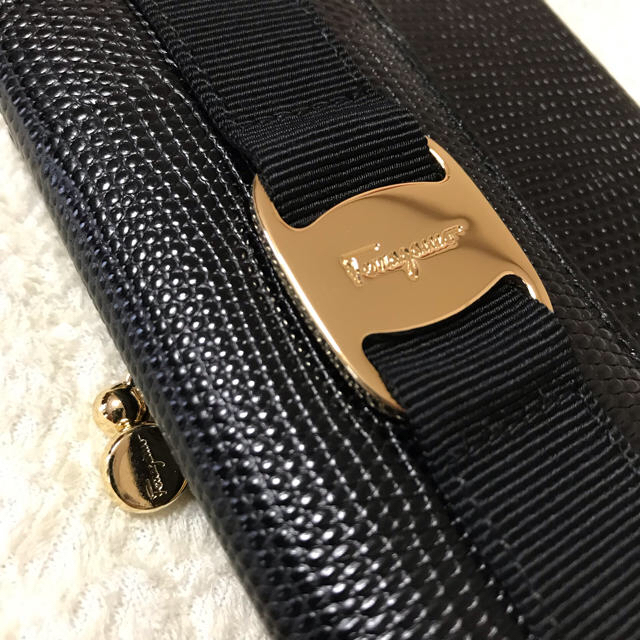 Salvatore Ferragamo(サルヴァトーレフェラガモ)の新品 サルヴァトーレ フェラガモ がま口財布 黒 レディースのファッション小物(財布)の商品写真