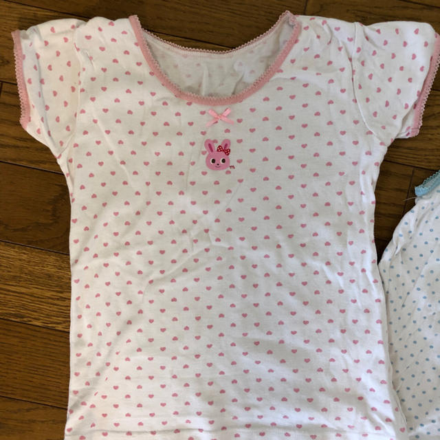 mikihouse(ミキハウス)のミキハウス シャツ2枚セット キッズ/ベビー/マタニティのキッズ服女の子用(90cm~)(下着)の商品写真